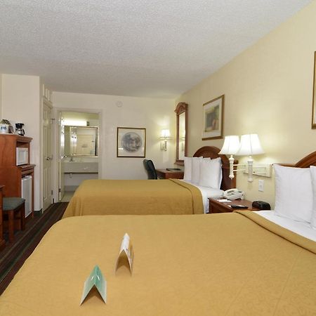 אשוויל Quality Inn & Suites Biltmore East מראה חיצוני תמונה