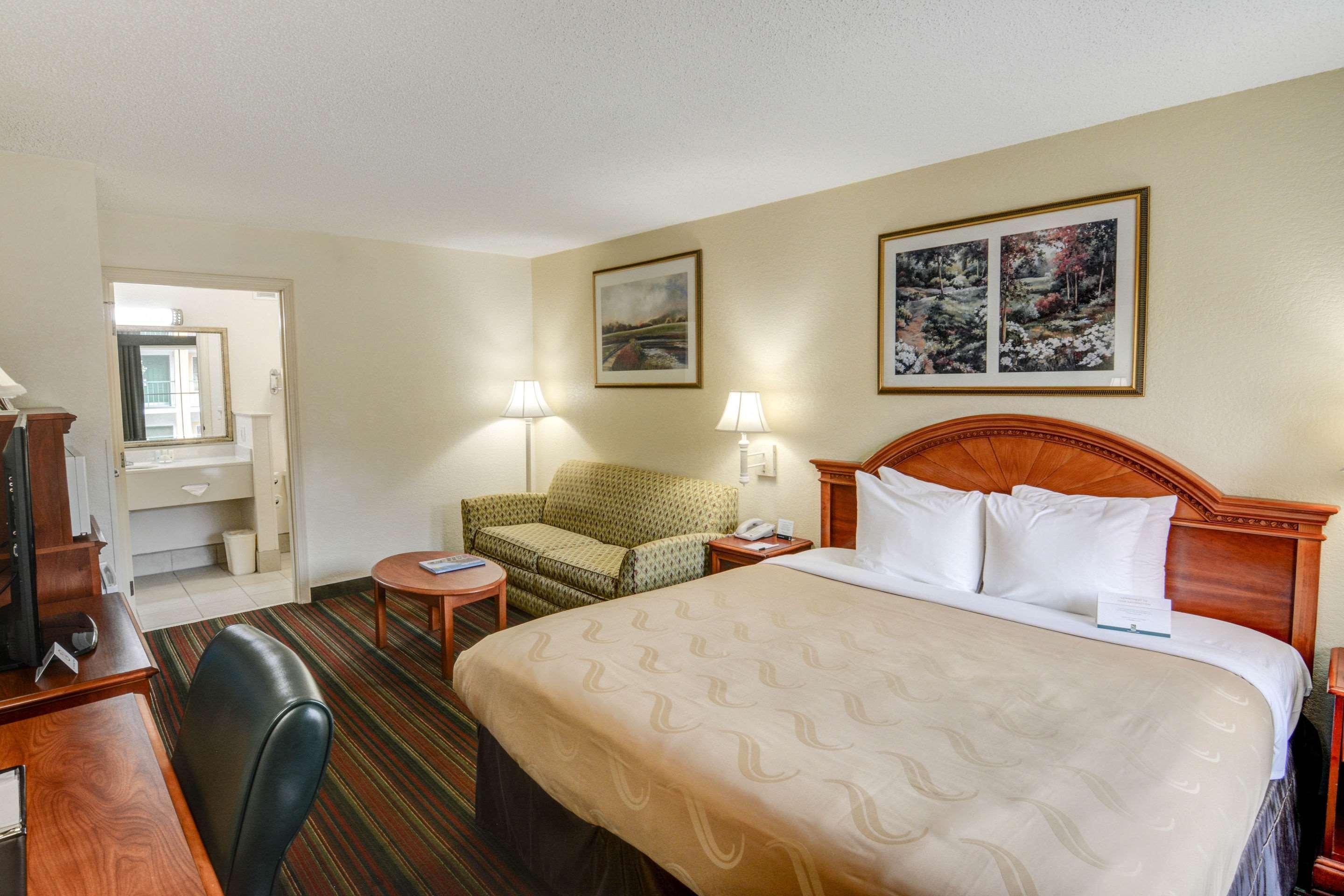 אשוויל Quality Inn & Suites Biltmore East מראה חיצוני תמונה