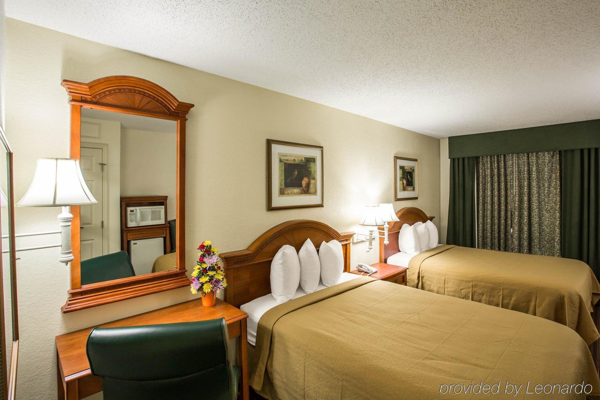 אשוויל Quality Inn & Suites Biltmore East מראה חיצוני תמונה