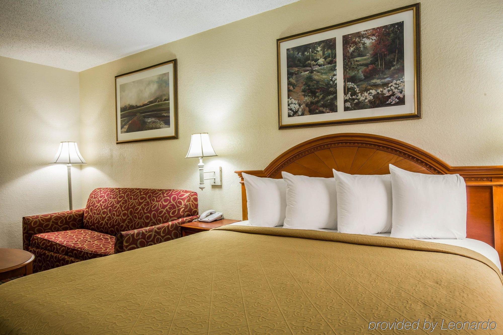 אשוויל Quality Inn & Suites Biltmore East מראה חיצוני תמונה